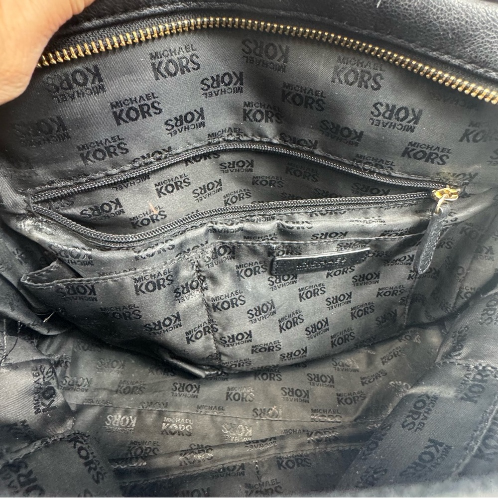 Michael Kors Knox Black Pebbled Leather bag w tassel, gold & leather chain/strap - Picture 17 of 17